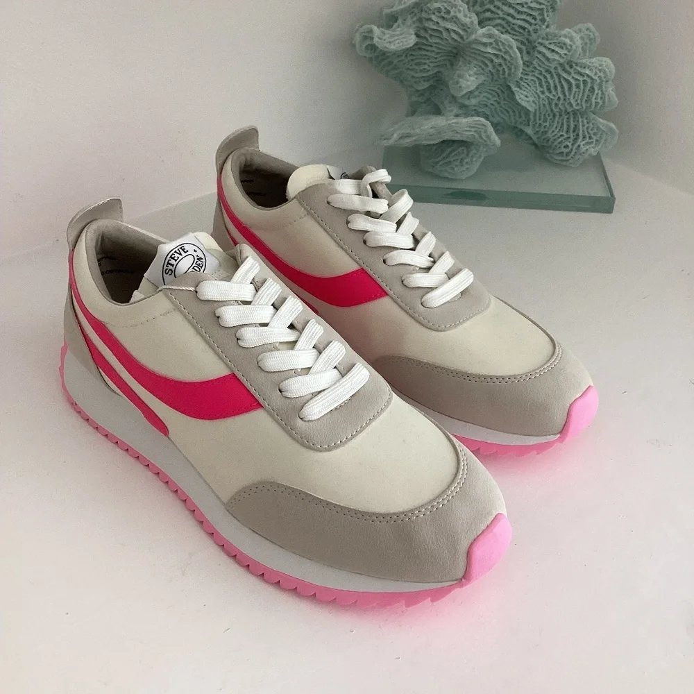 ~HOST PICK~NEW STEVE MADDEN NEUTRAL AND PINK SNEAKERS SHOES Sz 8